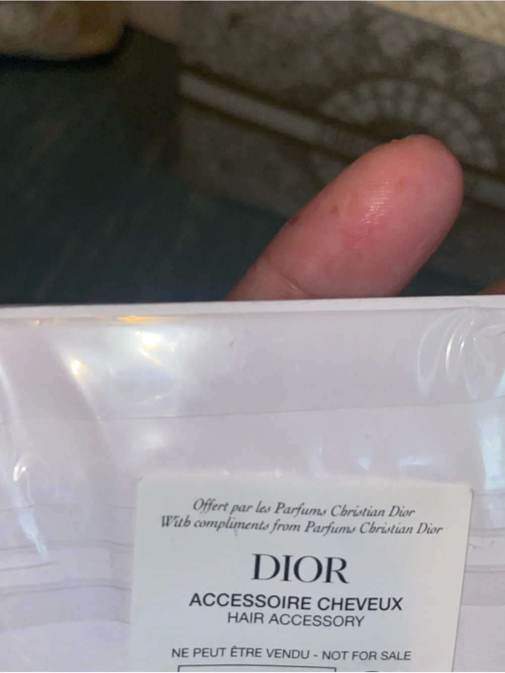 DIORNew Beauty Pouch Embroidered Butterflies and. Cd Metal Hair Clips and Many M